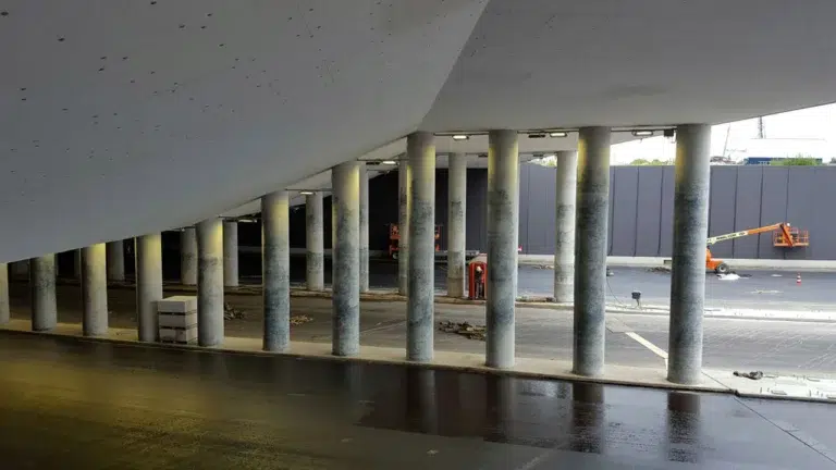 Aquaduct light assembly