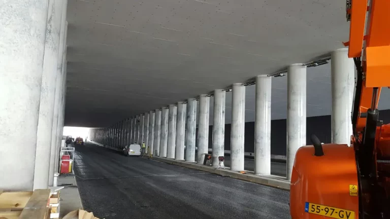 Aquaduct assembly of lights