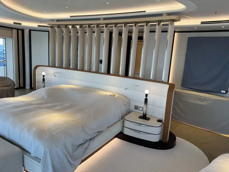 sliding and rotating bedroom louvres finished